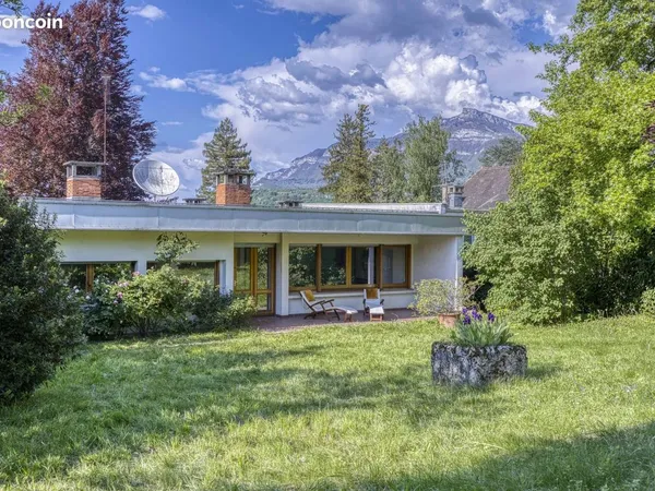 Maison 7 pièces 250 m²