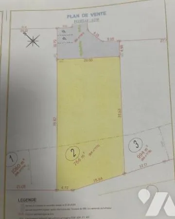 Terrain 766 m²