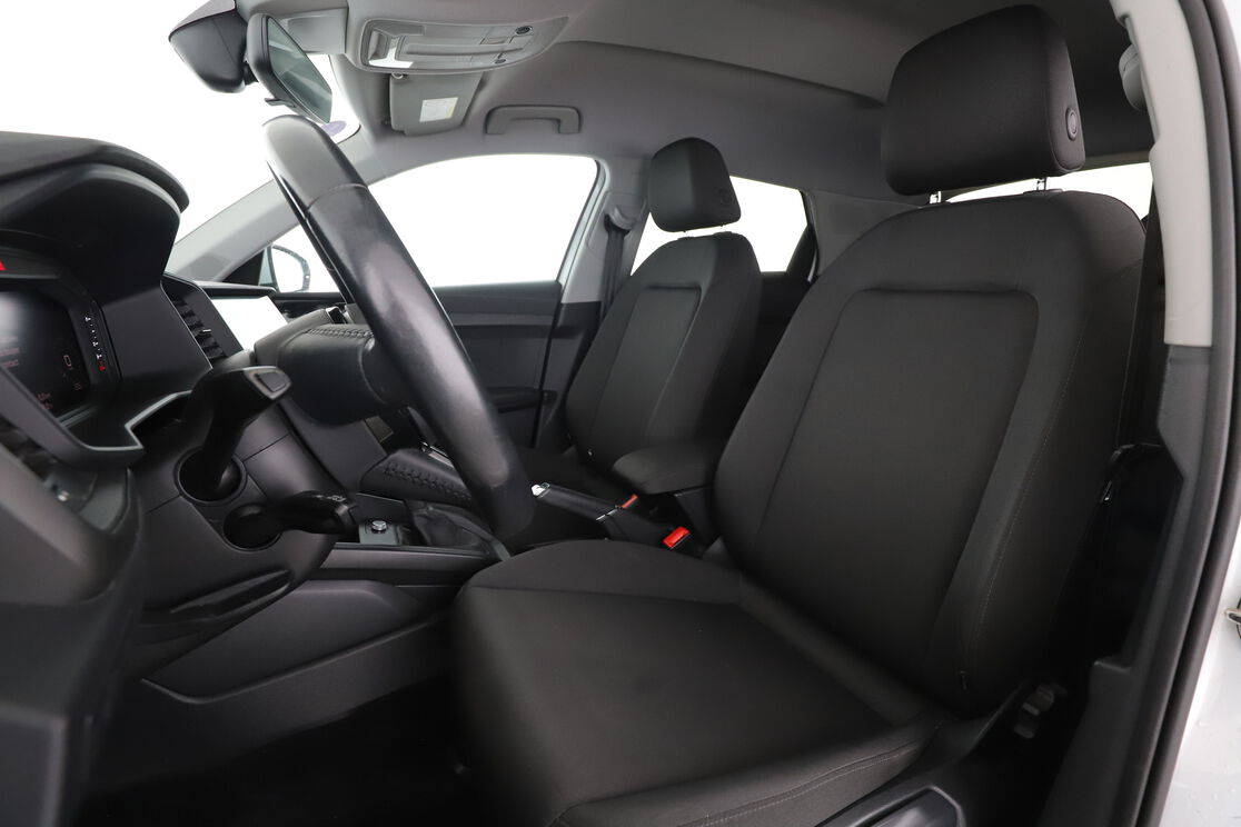 Audi A1 Sportback 30 TFSI S Tronic 7 — photo 9