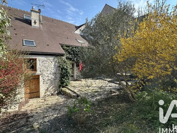 Maison 8 pièces 245 m²