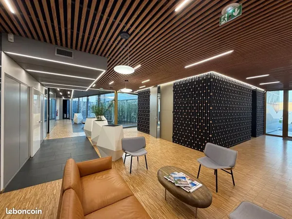 Bureau 630 m²