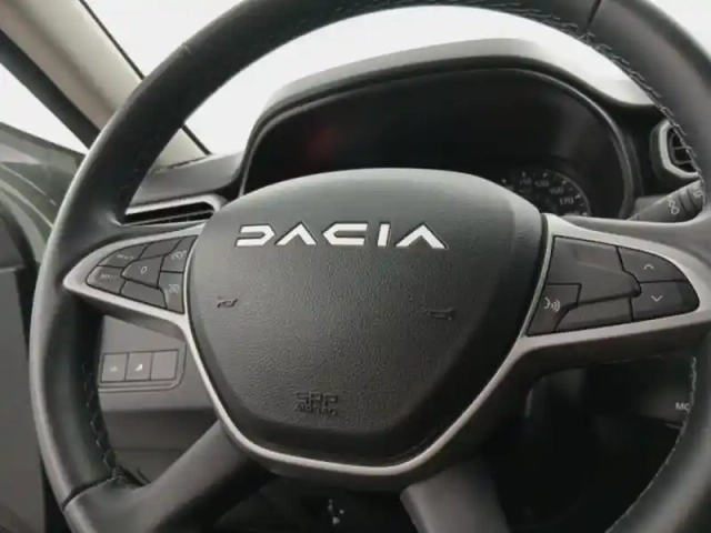 Dacia Duster 1.0 eco-g 100ch  journey + 4x2 — photo 15