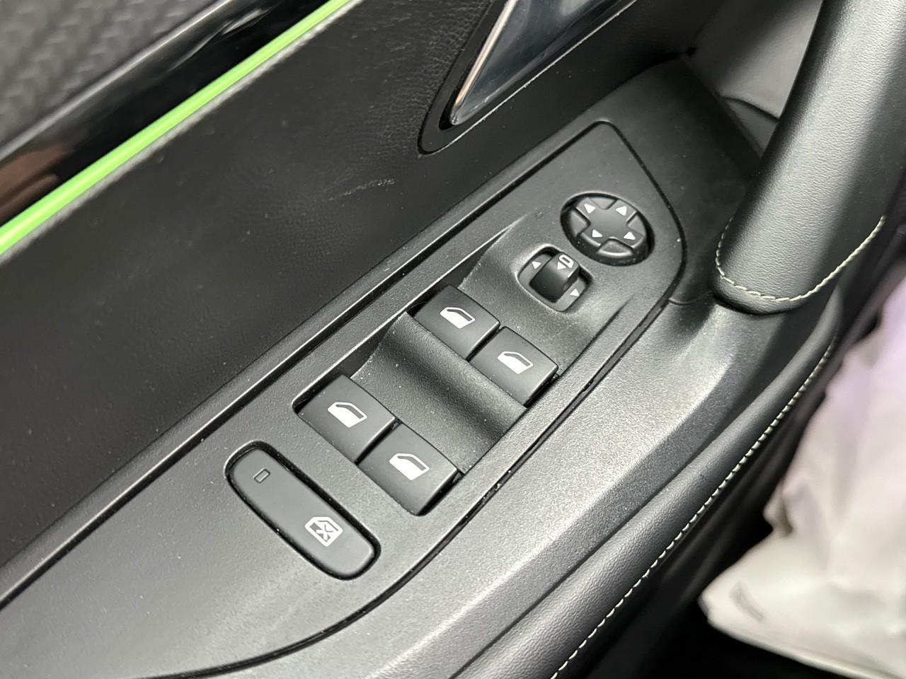 Peugeot 2008 electrique 136 ch gt pack — photo 15