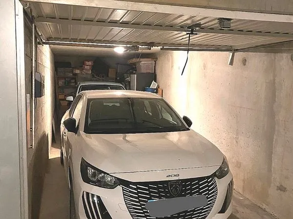 Parking/Box/garage fermé double résidence sécurisée Croix Rousse