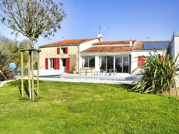 Maison 8 pièces 236 m²