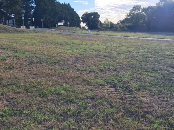 Terrain 638 m²