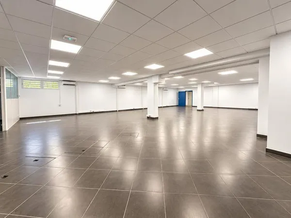 BUREAUX 366 M² À LOUER - SAINT-DENIS