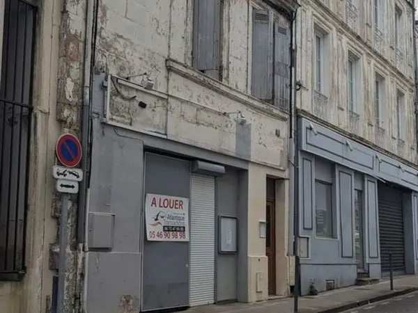? Local commercial de 20 m² avec vitrine sur rue