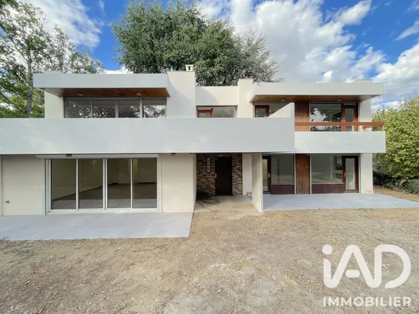 Maison 6 pièces 213 m²