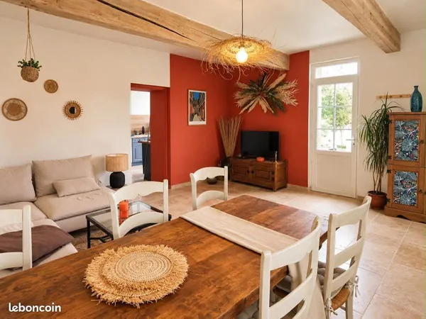 Appartement t4 avec jardinet dans corps de ferme a louer