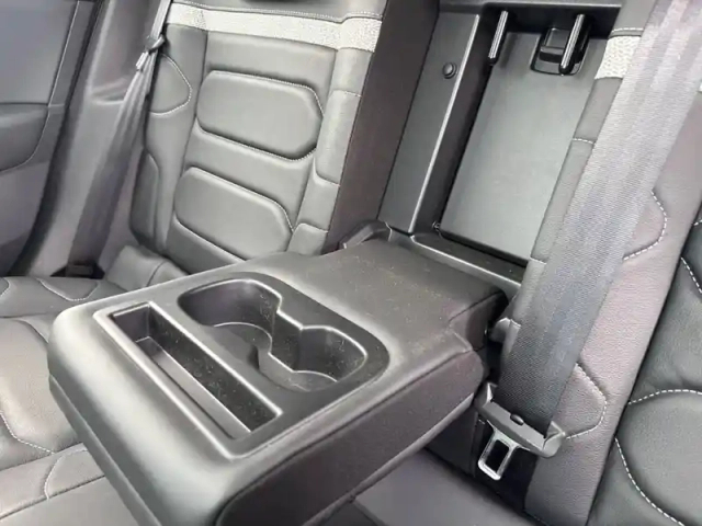 Citroën C4 e- 136 ch automatique — photo 32