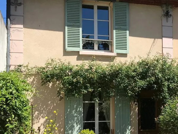 Maison de ville à louer - Dreux hyper centre 95m² avec jardin - proche gare et centre-ville