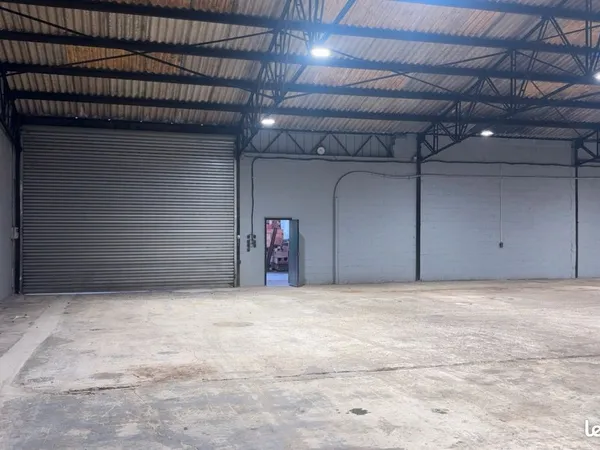 Local commercial 1700m2