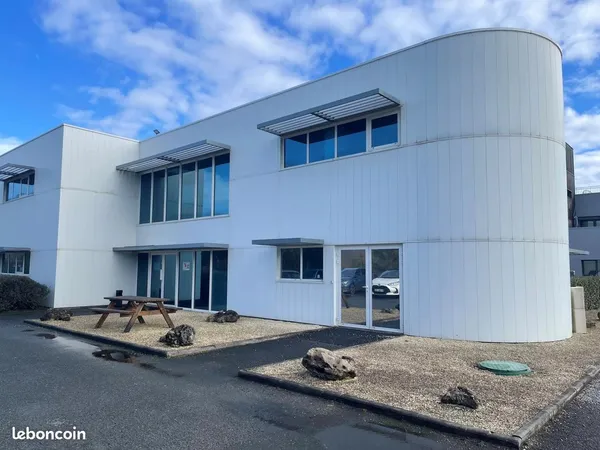 Bureaux 161 m² Martillac