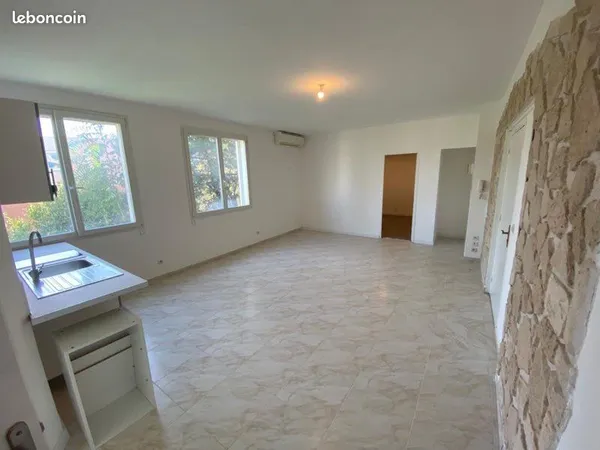 T3 rénové 56m2 Montpellier, lumineux, parking possible