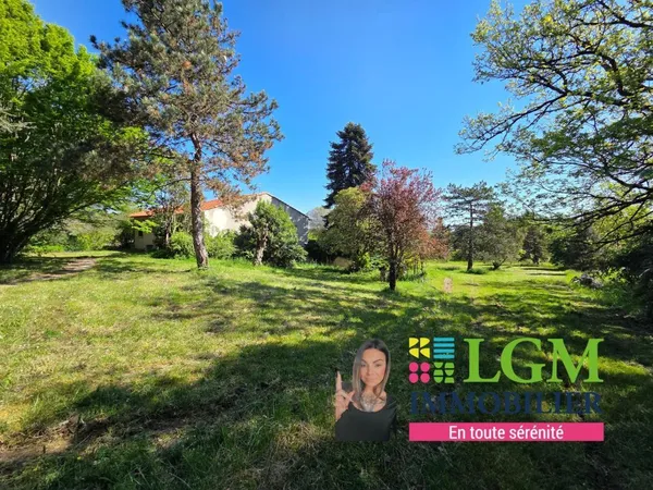 Castelnau D'Estretefonds, Maison à rénover avec grand terrain et lac privé