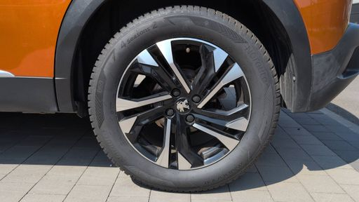Peugeot 2008 1.5 BlueHDi 130 EAT8 - Allure – 2020 – 128069 km – Diesel – Boîte Automatique — photo 6