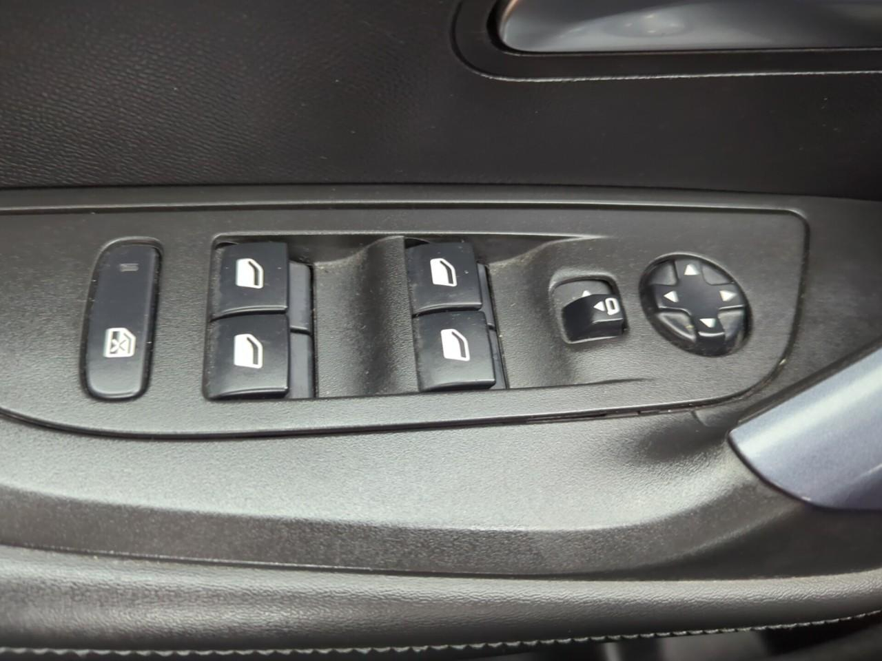 Peugeot 2008 puretech 130 s&s bvm6 allure — photo 23