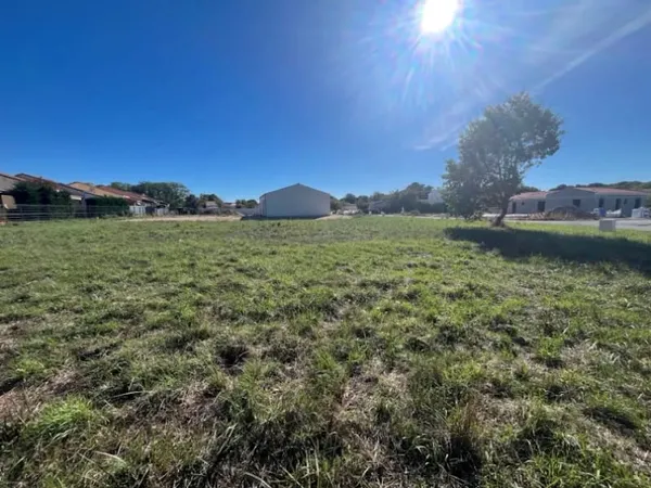 Terrain 705 m²