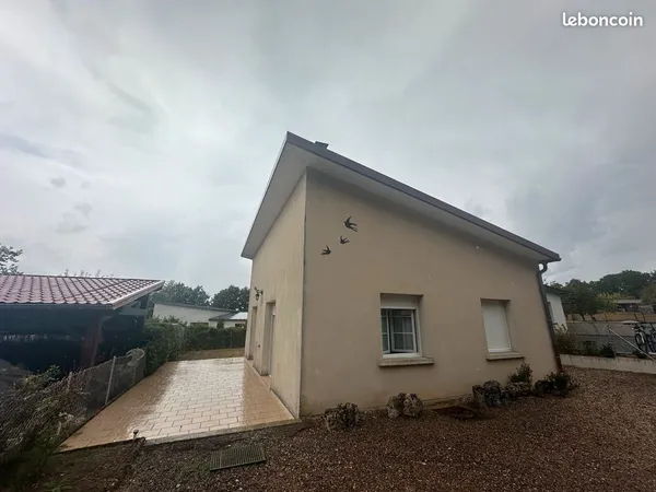 Maison plain pied T2 villegusien le lac avec terrain