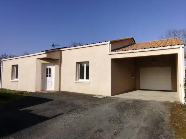 Plain-pied lumineux avec garage et jardin à Dompierre-sur-Yo