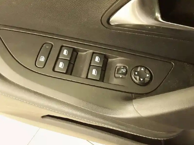 Peugeot 2008 electrique 136 ch — photo 90