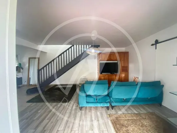 1590 euros A LOUER MAISON JUMELEE de type T4 NON MEUBLE - BAIE M