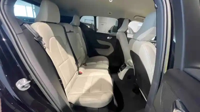 Volvo Xc40 t4 recharge 129+82 ch dct7 — photo 25