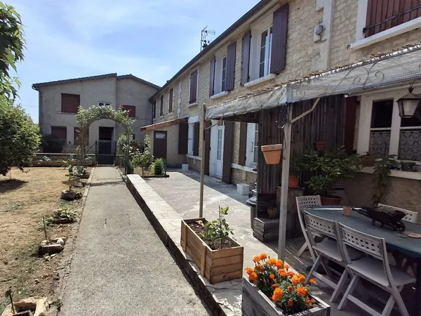 Maison 14 pièces 233 m²