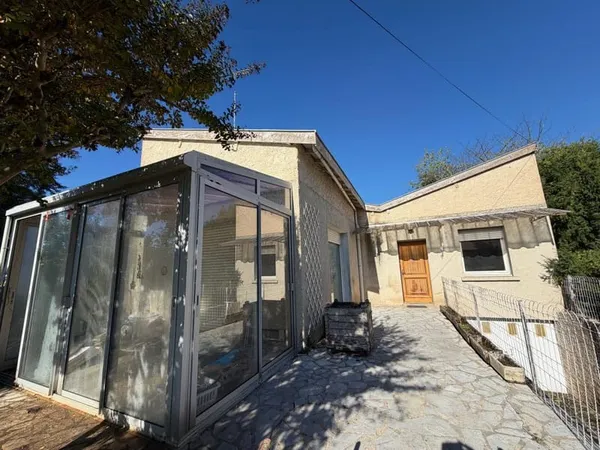Vergt, maison avec jardin et garage