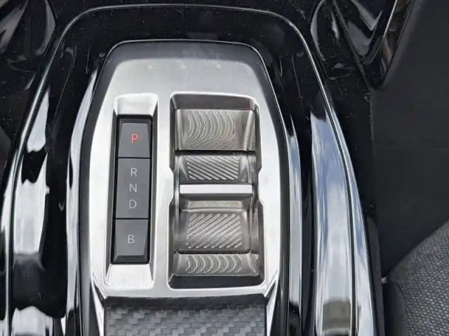 Peugeot 208 electrique 50 kwh 136ch — photo 14
