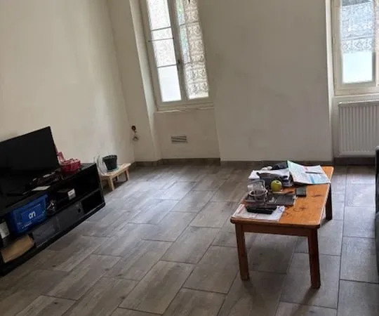 Villineuve La Guyard, maison composée de deux logements