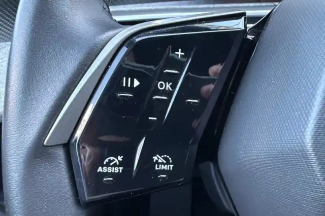 Peugeot 3008 hybrid 136 e-dcs6 — photo 50
