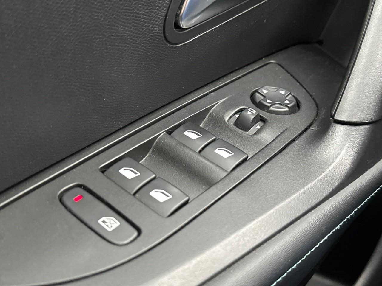 Peugeot 2008 puretech 100 s&s bvm6 allure — photo 15