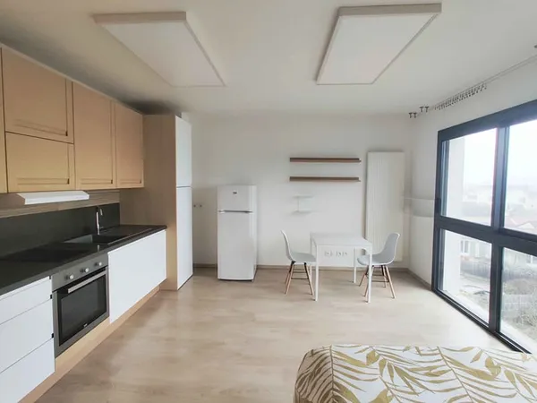 Beau studio meublé de 30 m2 proche centre Rambouillet