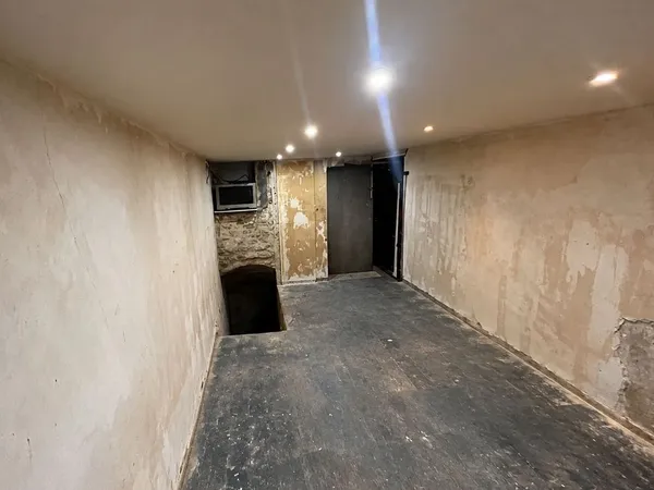 Local commercial 35 m² + atelier en sous-sol Toutes activités - Stockage, bureaux, dark kitchen