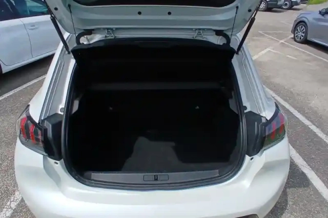 Peugeot 208 electrique 50 kwh 136ch — photo 9