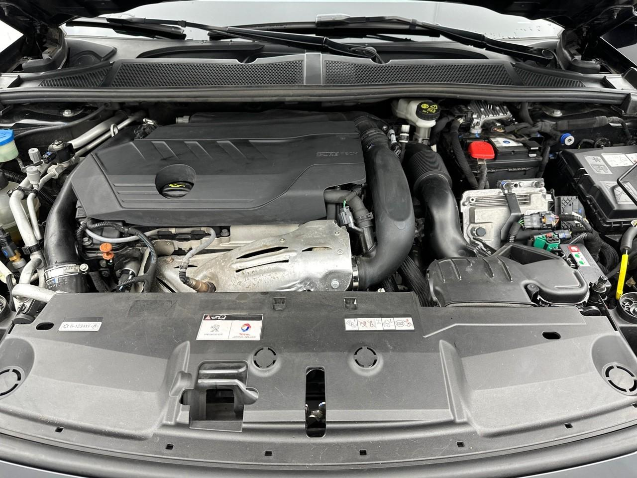Peugeot 308 phev 225 e-eat8 gt pack — photo 13