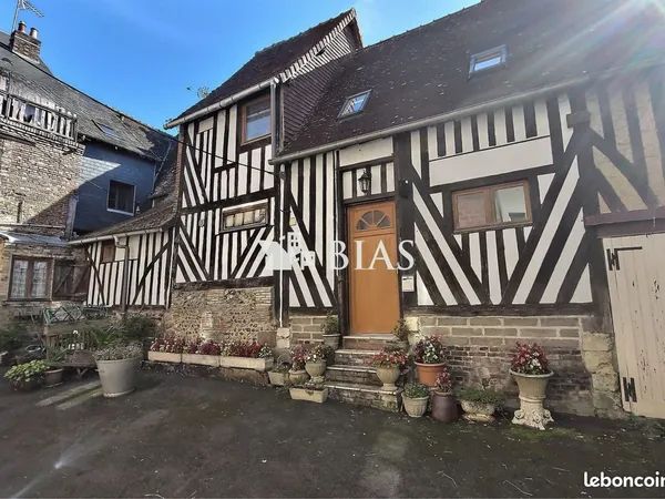 Maison 6 pièces 240 m²