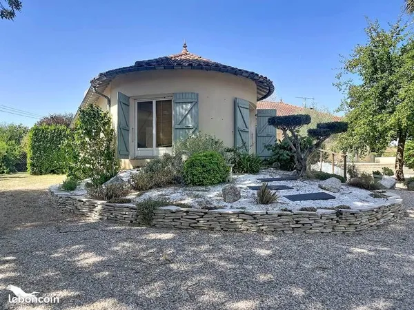 Maison 8 pièces 300 m²