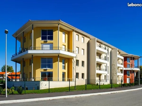 Lumineux T2 résidence récente avec PISCINE, parking numéroté, proche Limoges Centre, CHU...