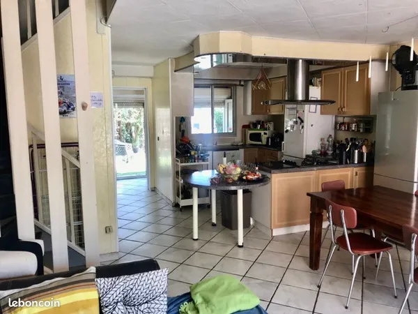 Chambre meublée dans colocation