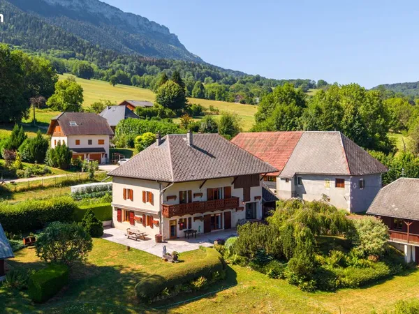 Ferme 9 pièces 336 m²