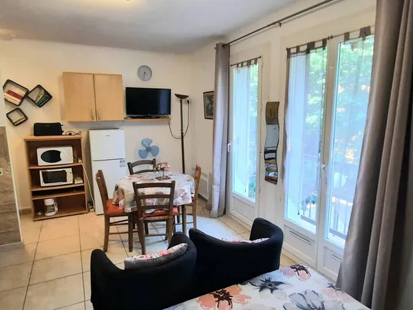 Studio meublé équipé 50m des thermes 66 amélie les bains