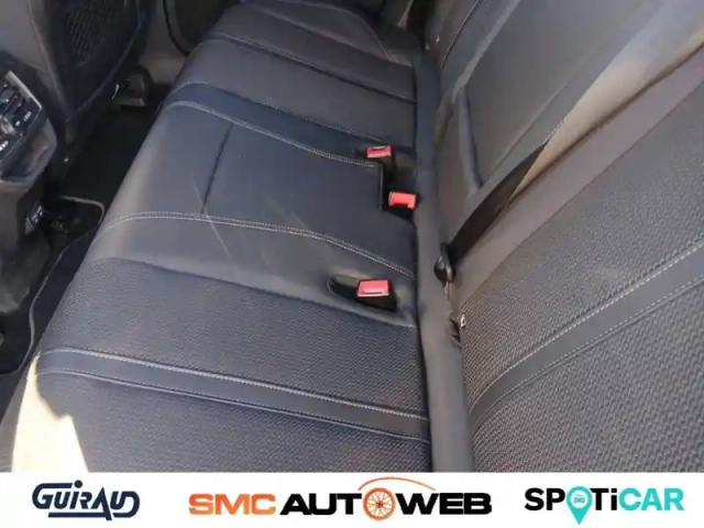 Peugeot 3008 hybrid 225 e-eat8 — photo 32