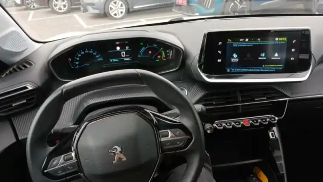 Peugeot 208 electrique 50 kwh 136ch — photo 54