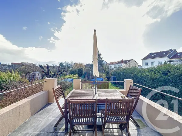Maison 9 pièces 197 m²