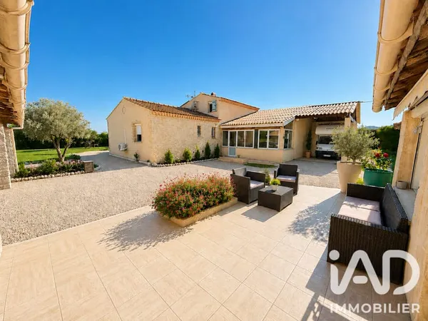 Maison 6 pièces 230 m²