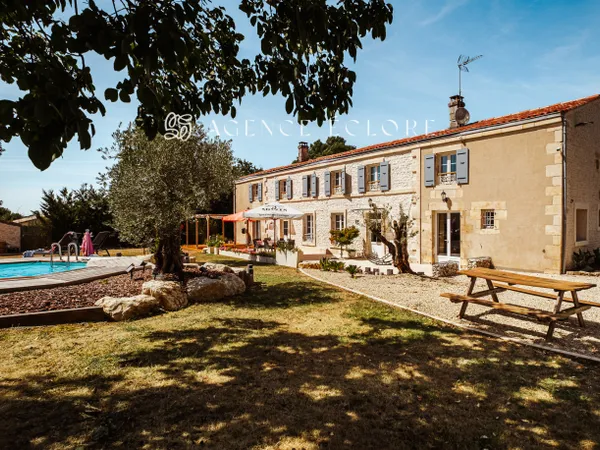 Longère d'exception de 334 m2 à Niort