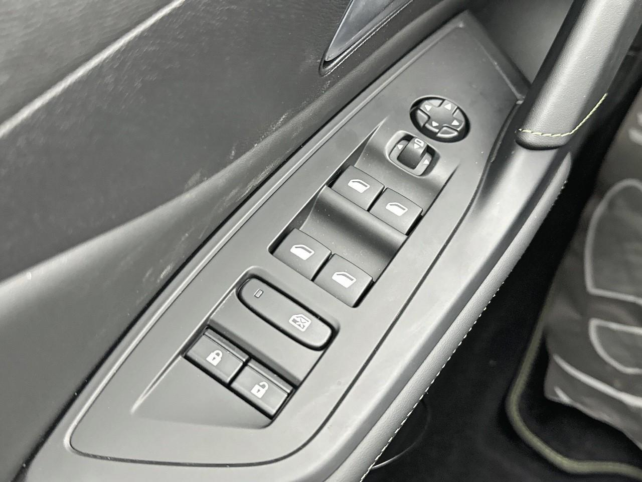 Peugeot 308 hybrid 136 e-dcs6 gt — photo 15